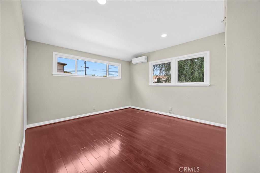 MLS #WS25103235 image #5