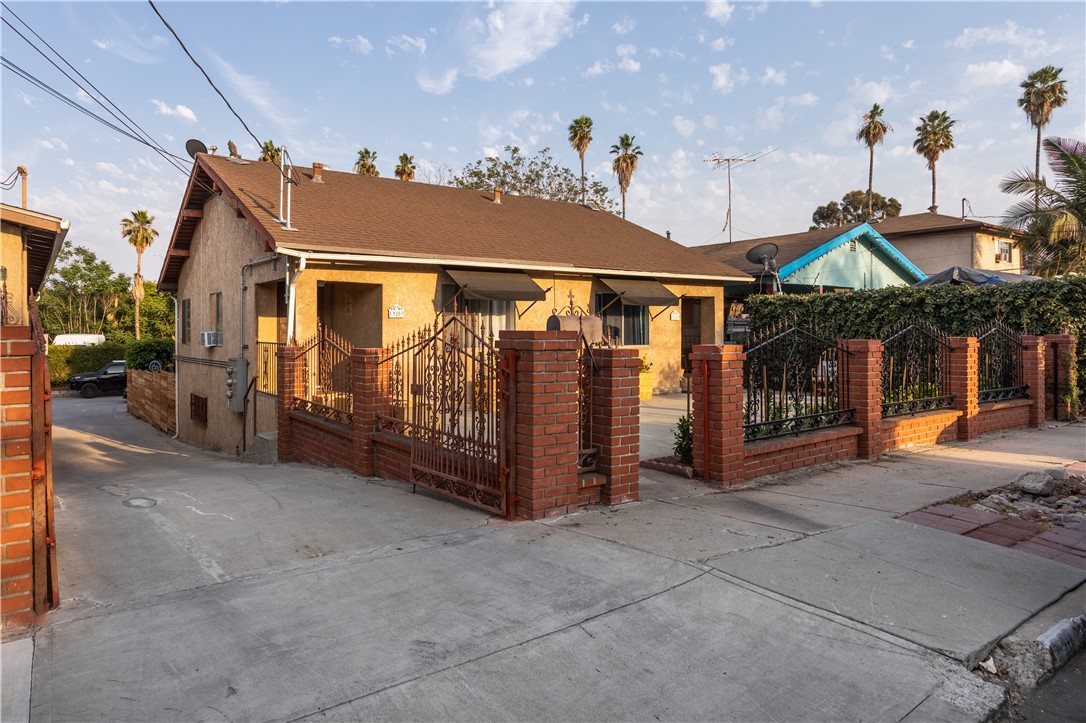 920 S Fresno St, Los Angeles, CA 90023