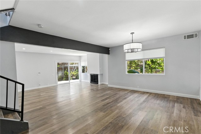 5439 S La Cienega Boulevard, Ladera Heights CA: https://media.crmls.org/medias/d9eb0784-b917-40b8-b88b-f95a3a0fdb22.jpg