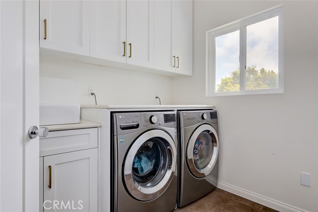 2615 Valley Drive, Manhattan Beach, California 90266, 5 Bedrooms Bedrooms, ,4 BathroomsBathrooms,Residential,Sold,Valley,SB22170134