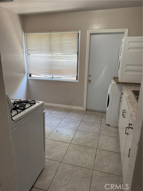 4611 W 152nd Street, Lawndale CA: https://media.crmls.org/medias/d9ebc7db-a683-4510-bbc6-75ac7c5aebe0.jpg