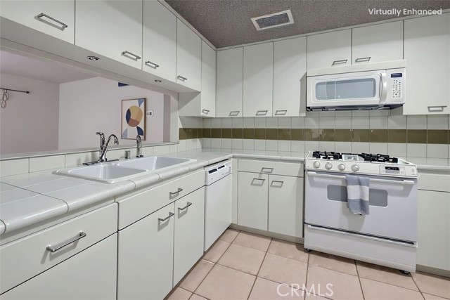 Detail Gallery Image 5 of 14 For 73345 Shadow Mountain Dr #4,  Palm Desert,  CA 92260 - 2 Beds | 2 Baths