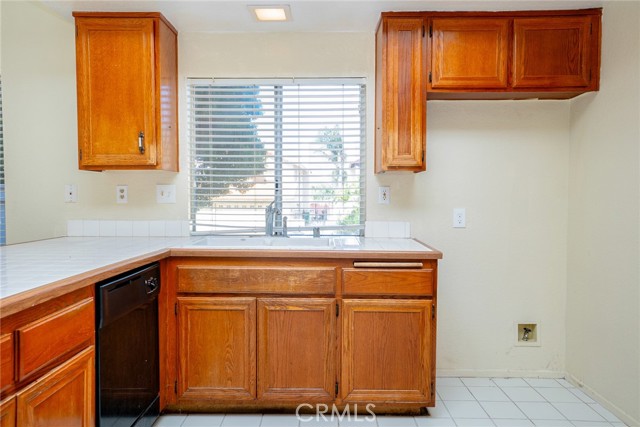 Detail Gallery Image 12 of 38 For 23939 Brittlebush Cir, Moreno Valley,  CA 92557 - 3 Beds | 2 Baths