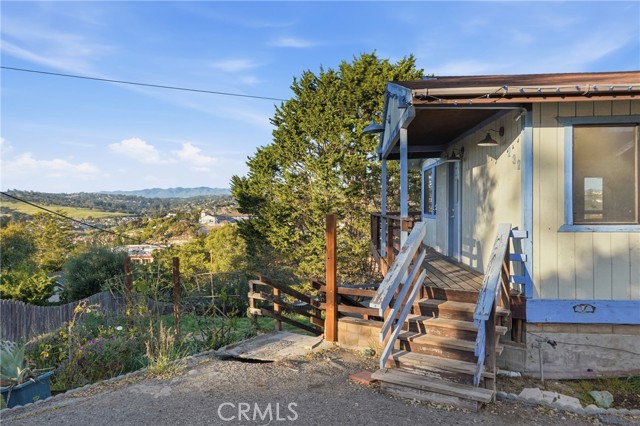 Detail Gallery Image 4 of 23 For 232 Robles Pl, Arroyo Grande,  CA 93420 - 3 Beds | 3 Baths