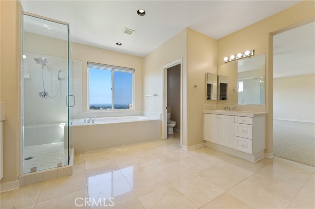 2528 N San Miguel Drive, Orange CA: https://media.crmls.org/medias/d9ee16ef-21fc-45ed-b013-7332a86e5765.jpg