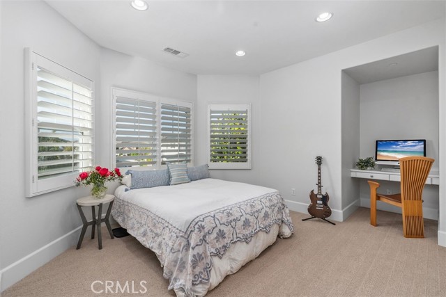 4762 Oceanridge Drive, Huntington Beach CA: https://media.crmls.org/medias/d9ee22a0-5f30-4a22-bc5e-360c60767c79.jpg