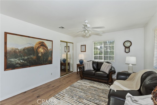 747 Boulder Bay, Big Bear Lake CA: https://media.crmls.org/medias/d9ee4b35-7ac3-4948-8c71-aab693d62f53.jpg