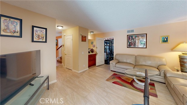 Detail Gallery Image 11 of 29 For 17032 Goya, Granada Hills,  CA 91344 - 4 Beds | 3 Baths