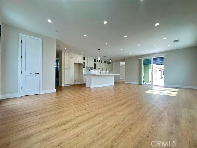 Detail Gallery Image 2 of 26 For 204 N Willow, West Covina,  CA 91790 - 5 Beds | 4 Baths