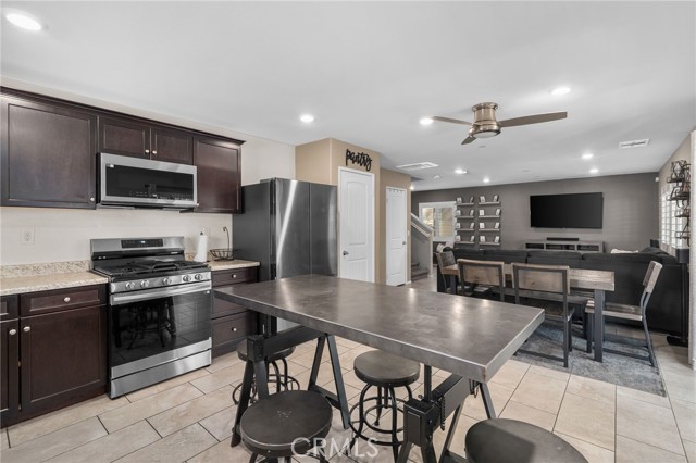 Detail Gallery Image 11 of 33 For 1260 Corte Del Sol, San Jacinto,  CA 92582 - 3 Beds | 2/1 Baths