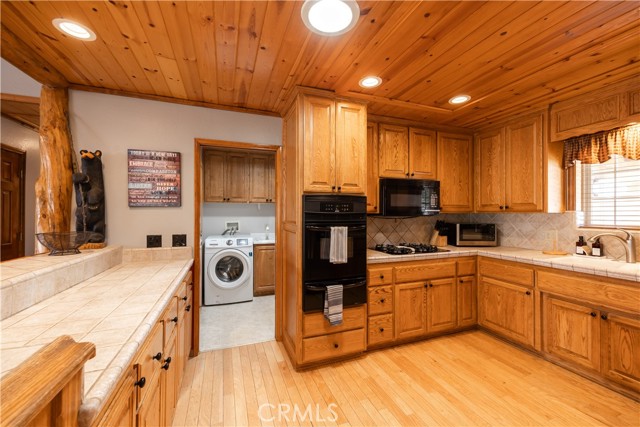 42690 Edgehill Place, Big Bear Lake CA: https://media.crmls.org/medias/d9f0a5fb-f7df-4f9d-be98-0f4aabf2b2df.jpg
