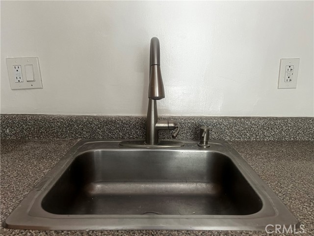 Detail Gallery Image 7 of 7 For 3709 Cherry Ave, Long Beach,  CA 90807 - 1 Beds | 1 Baths