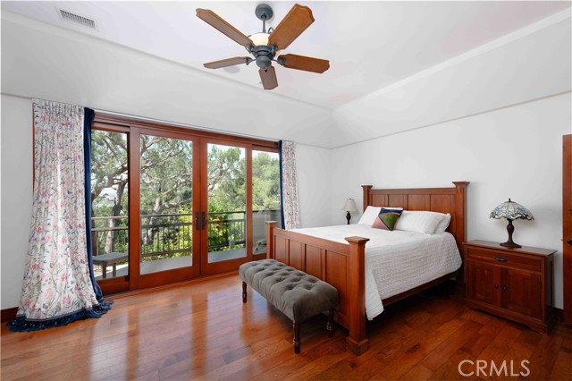 4117 Vanetta Place, Studio City CA: https://media.crmls.org/medias/d9f0e1bd-6e6d-437c-a31e-af693727b8d2.jpg