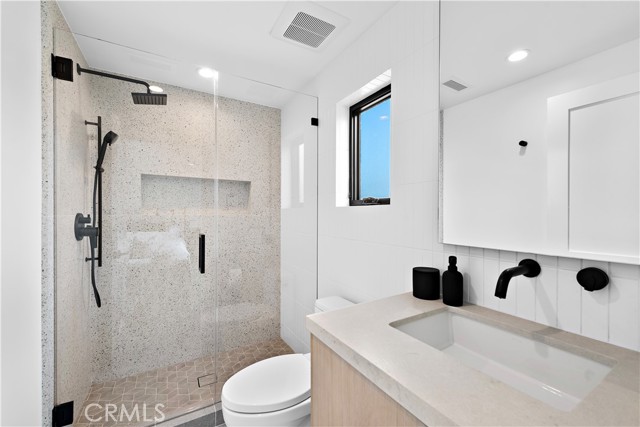 Detail Gallery Image 14 of 25 For 322 1/2 Iris Ave, Corona Del Mar,  CA 92625 - 2 Beds | 2 Baths