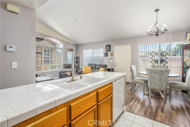 Detail Gallery Image 12 of 30 For 25545 Prospect Ave, Loma Linda,  CA 92354 - 3 Beds | 3 Baths