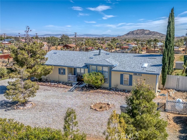 Detail Gallery Image 2 of 50 For 4837 Avalon, Yucca Valley,  CA 92284 - 4 Beds | 2/1 Baths