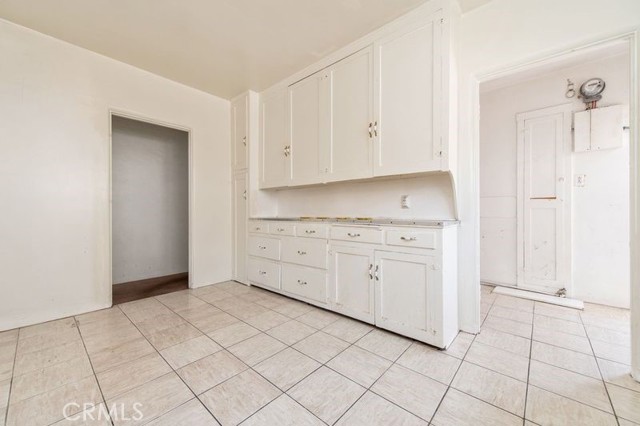 329 N Bushnell Avenue, Alhambra CA: https://media.crmls.org/medias/d9f2efbc-e128-46d4-8012-99c84ed2b797.jpg