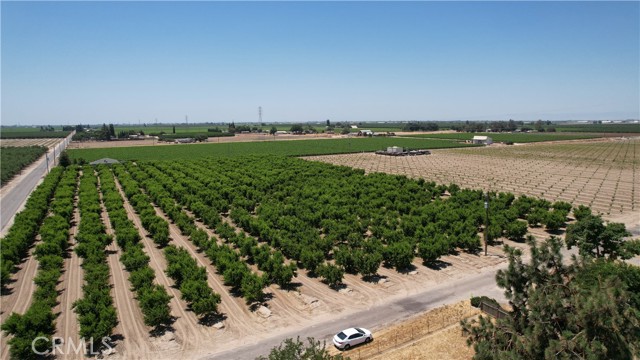 1492 W Sumner Avenue, Fresno CA: https://media.crmls.org/medias/d9f42b7d-b44f-4c29-8859-7ff4808a8a2f.jpg