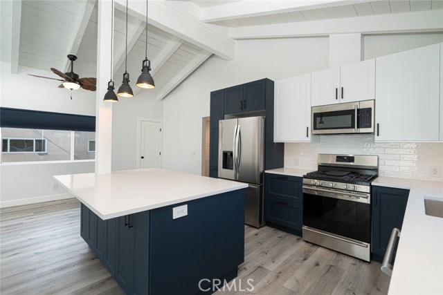 Detail Gallery Image 9 of 34 For 905 W Balboa, Newport Beach,  CA 92661 - 4 Beds | 2 Baths