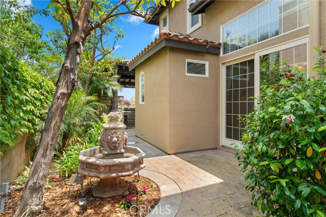 18912 Rockinghorse Lane, Huntington Beach CA: https://media.crmls.org/medias/d9f514f0-acf6-4c9e-a920-b99006cae7e8.jpg