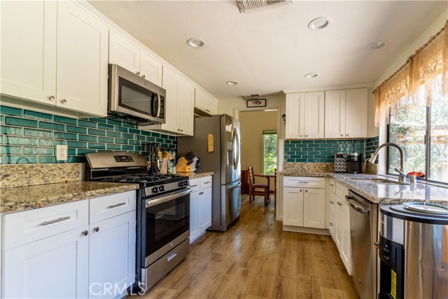 Detail Gallery Image 18 of 50 For 3094 Small Canyon Dr, Highland,  CA 92346 - 4 Beds | 3 Baths