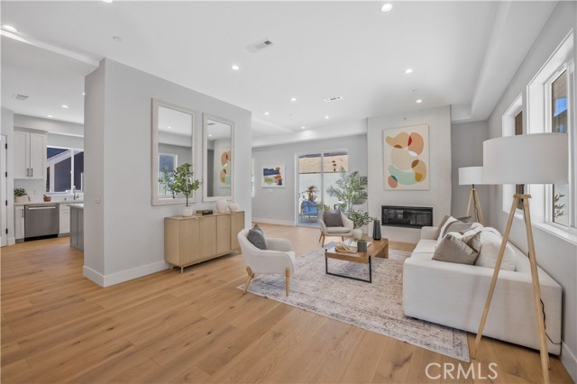 Detail Gallery Image 4 of 52 For 2619 Huntington Ln a,  Redondo Beach,  CA 90278 - 4 Beds | 3/1 Baths
