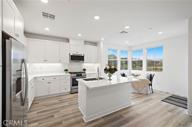 Detail Gallery Image 6 of 32 For 1200 Lasso Way #305,  Rancho Mission Viejo,  CA 92694 - 2 Beds | 2 Baths