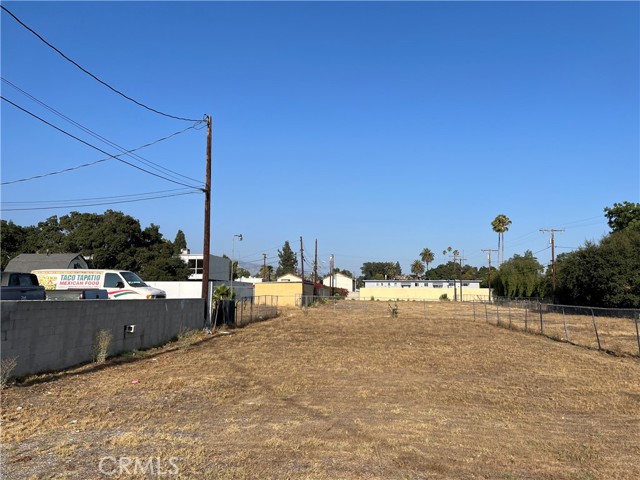 628 N Pasadena Avenue, Azusa CA: https://media.crmls.org/medias/d9f5fcd5-f4a8-4fac-a3b3-56051187d49f.jpg