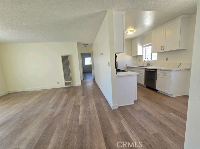 Detail Gallery Image 9 of 18 For 15807 Brighton Ave #3,  Gardena,  CA 90247 - 2 Beds | 1 Baths