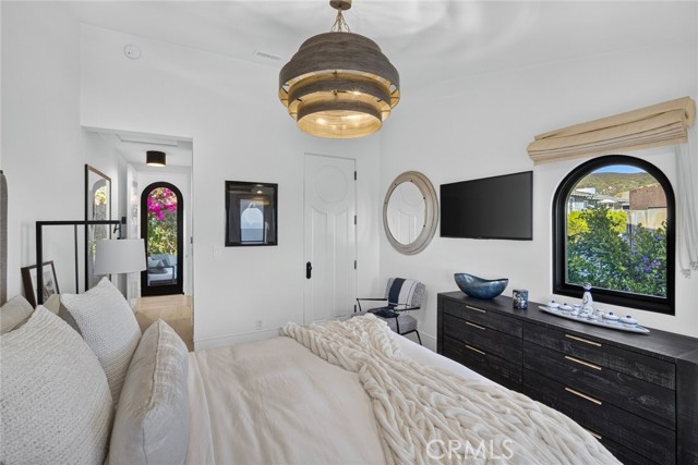 922 EMERALD BAY, Laguna Beach CA: https://media.crmls.org/medias/d9f79c7a-3bb4-4f19-8930-096343d78ded.jpg