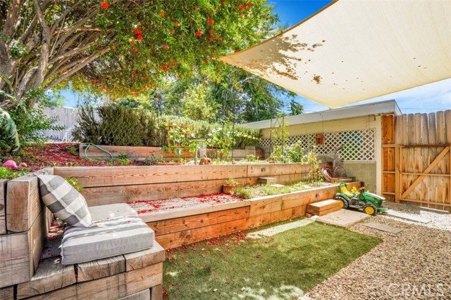 22960 Crespi Street, Woodland Hills CA: https://media.crmls.org/medias/d9f7c9e5-d71d-4a75-93b8-6e8998c3ea99.jpg