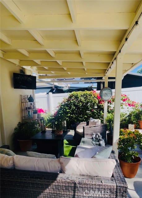 Detail Gallery Image 7 of 7 For 8721 Farralone, West Hills,  CA 91304 - 4 Beds | 3 Baths