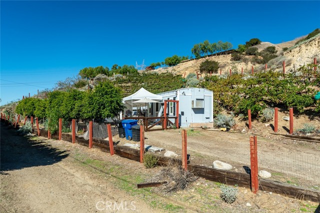 10161 Foothill Boulevard, Sylmar CA: https://media.crmls.org/medias/d9f85713-b609-4b4e-a694-61a08132206f.jpg