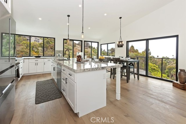 Detail Gallery Image 21 of 57 For 990 Meadowlark Dr, Laguna Beach,  CA 92651 - 3 Beds | 2 Baths