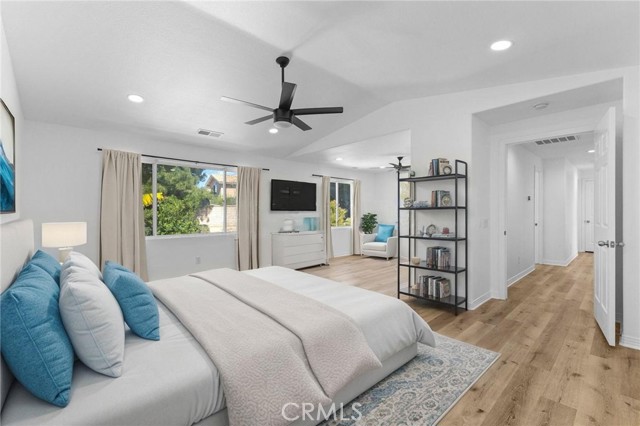 41675 Broad Oak Street, Murrieta CA: https://media.crmls.org/medias/d9f8ce2d-f6dd-4e79-84b3-bed713bd046e.jpg