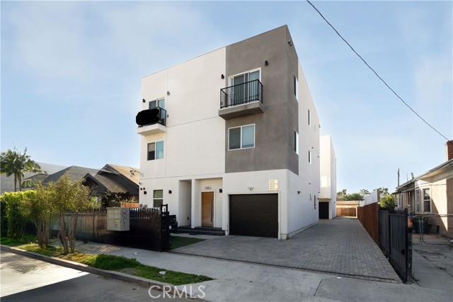 1805 S New England Street, Los Angeles CA: https://media.crmls.org/medias/d9f8e045-8c20-4b65-b003-ccdf2ca965ce.jpg