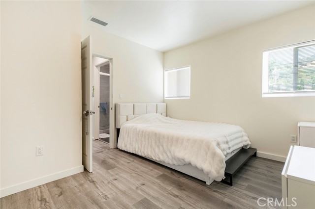 1748 Opechee Way, Glendale CA: https://media.crmls.org/medias/d9f9786f-e37a-4daa-950e-aaa8e84ad8a5.jpg