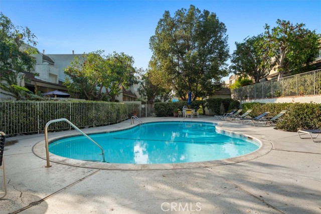 Detail Gallery Image 28 of 33 For 4185 Colfax Ave #D,  Studio City,  CA 91604 - 3 Beds | 3 Baths