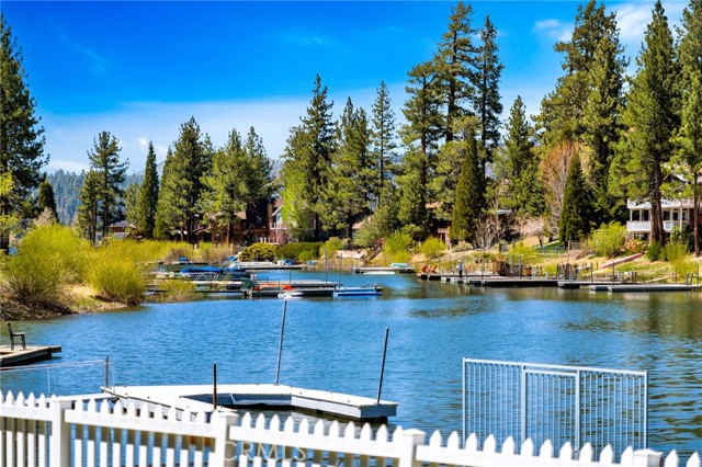 Detail Gallery Image 50 of 61 For 40034 Lakeview Dr, Big Bear Lake,  CA 92315 - 4 Beds | 3/1 Baths
