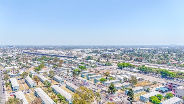 1962 E 114th Street, Los Angeles CA: https://media.crmls.org/medias/d9fb53ba-2566-485b-9ec1-b164d7a7d22f.jpg