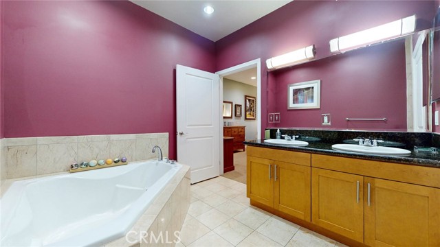 Detail Gallery Image 15 of 37 For 4821 Bakman Ave #405,  North Hollywood,  CA 91601 - 3 Beds | 2 Baths