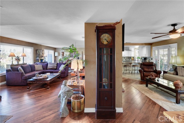 Detail Gallery Image 10 of 44 For 16750 Canyon View Dr, Riverside,  CA 92504 - 4 Beds | 2 Baths