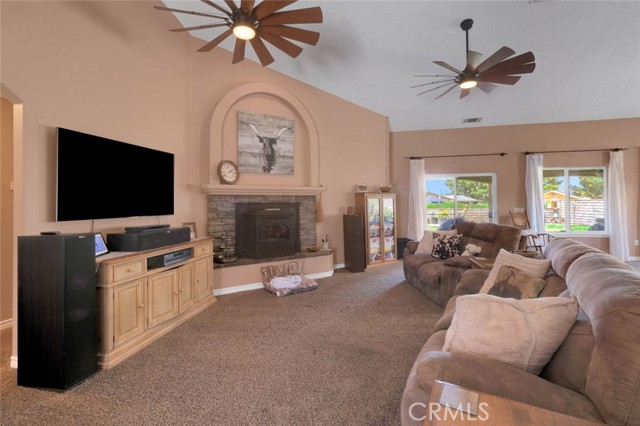 Detail Gallery Image 12 of 30 For 15248 Wildflower Ln, Helendale,  CA 92342 - 3 Beds | 2 Baths