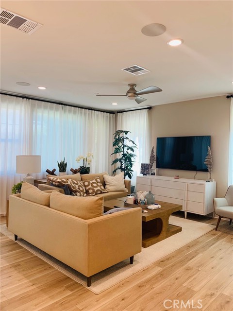 Detail Gallery Image 2 of 19 For 16453 Trailblazer, Chino,  CA 91708 - 4 Beds | 3 Baths