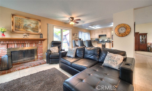 Detail Gallery Image 6 of 28 For 29073 Forest View, Lake Elsinore,  CA 92530 - 3 Beds | 2/1 Baths