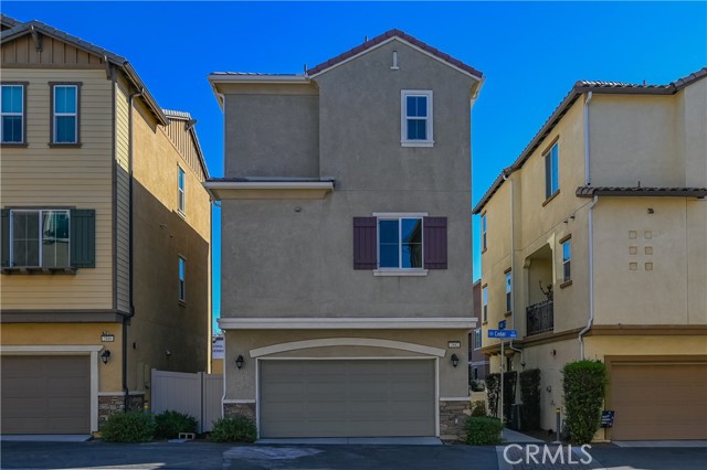 Detail Gallery Image 1 of 28 For 2882 Cedar Ln, Pomona,  CA 91767 - 3 Beds | 2/2 Baths