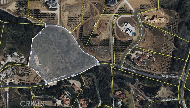 255 Puerta De Lomas, Fallbrook CA: https://media.crmls.org/medias/d9fde646-96ec-4ab3-a61b-376afe57b224.jpg