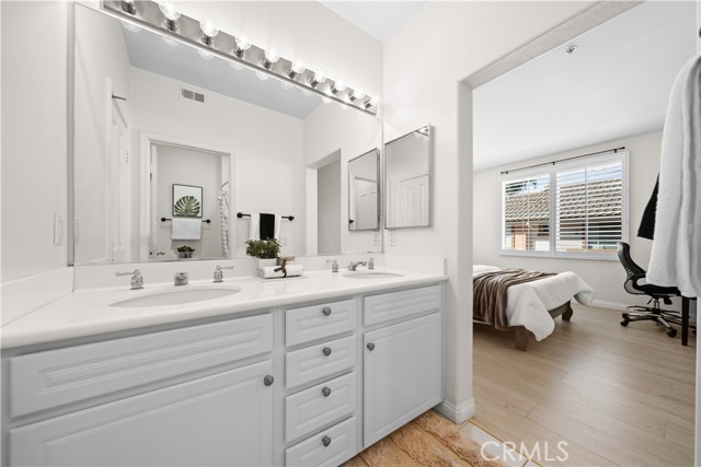 Detail Gallery Image 12 of 23 For 900 Solvay Aisle, Irvine,  CA 92606 - 2 Beds | 1 Baths