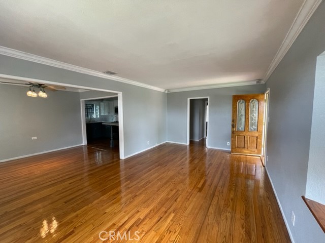 4032 Elsa Street, Lakewood CA: https://media.crmls.org/medias/d9feb318-244c-4fc0-ad4d-e7d6d6796049.jpg