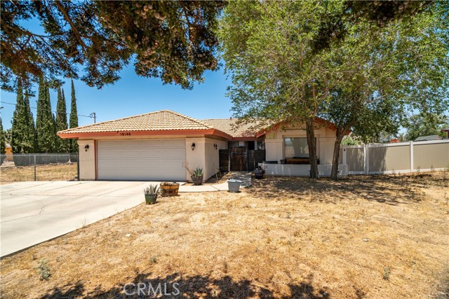 Detail Gallery Image 3 of 43 For 18146 Orange, Hesperia,  CA 92345 - 4 Beds | 3 Baths